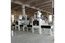 沧州喷砂机厂家-冲压件表面处理自动喷砂机